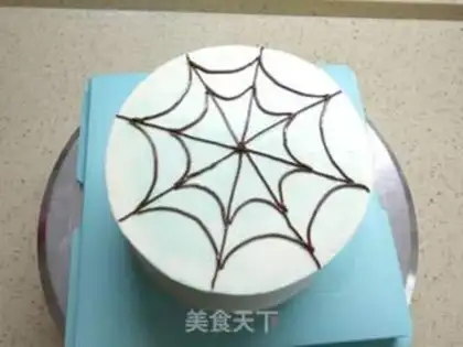Make Spider-Man cake step 7