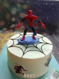 Make Spider-Man cake step 8