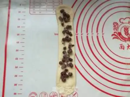Make Light cream bean buns step 10