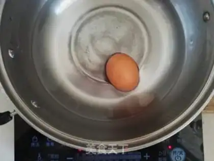 Make Onion egg sauce pasta step 1