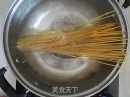 Make Onion egg sauce pasta step 2