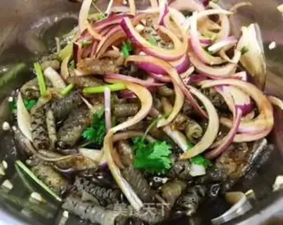 Make Round onion watering fish skin step 6