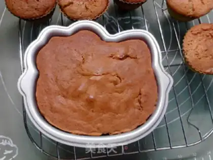 Make Katie Cat Rose Spongecake step 11