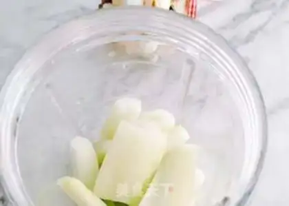 Make Baby eats cucumber mud step 3