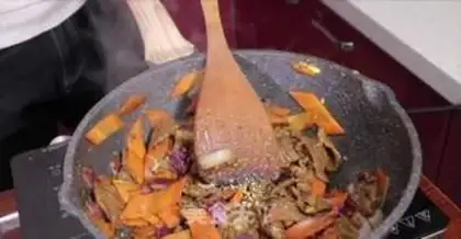 Make Carrot beef step 8