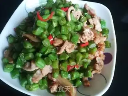 Make Four seasons of bean fried meat step 0
