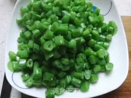Make Four seasons of bean fried meat step 6