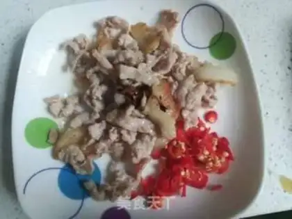 Make Four seasons of bean fried meat step 8
