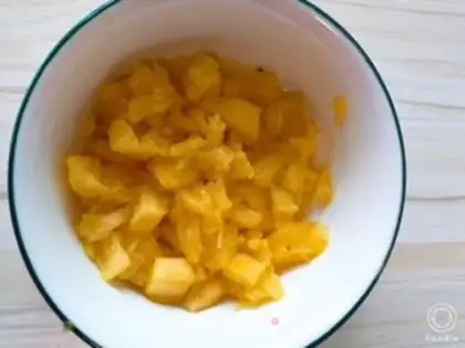 Make Pineapple rice step 1