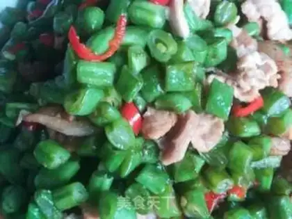 Make Four seasons of bean fried meat step 12