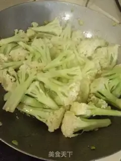 Make Spicy shrimp pan step 3