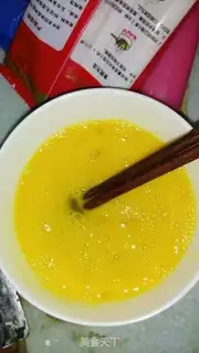 Make Scrambled eggs step 2