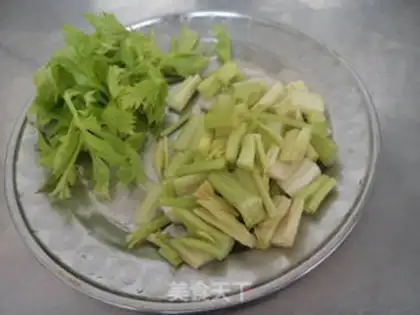 Make Celery with both ears step 2