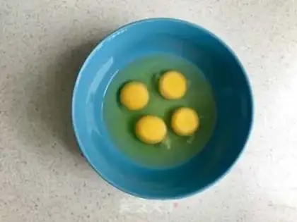 Make Silver fish steamed eggs step 1