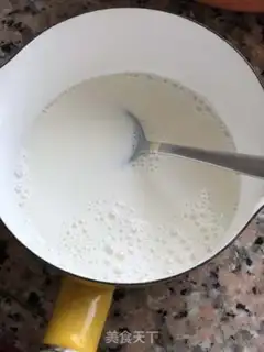 Make Red sugar pudding step 1