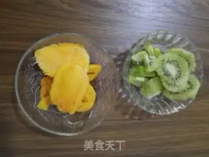 Make Yogurt mango cup step 1