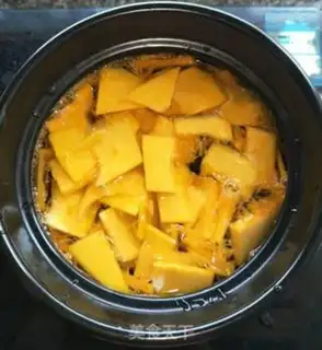 Make Pumpkin green bean soup step 2