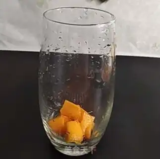 Make Mango has a lot of fragrance step 0