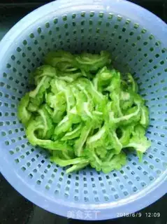 Make The beanfish fried the bitter melon step 2