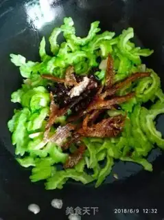 Make The beanfish fried the bitter melon step 6
