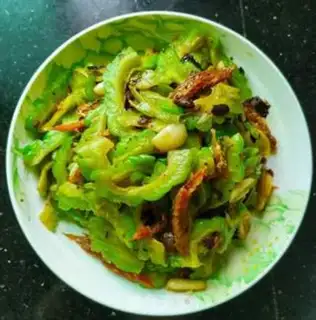 Make The beanfish fried the bitter melon step 7