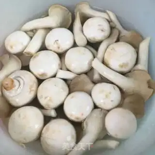 Make Delicious mushroom soup step 0