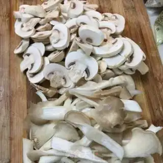 Make Delicious mushroom soup step 2