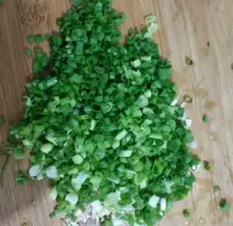Make cucumber onion noodles step 1