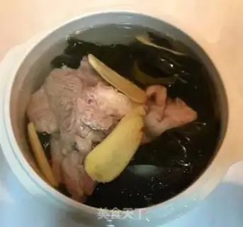 Make Sea belt bone soup step 2