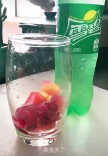 Make A fruit iced sapphire step 1