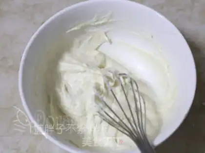 Make Cherry yogurt cake step 1