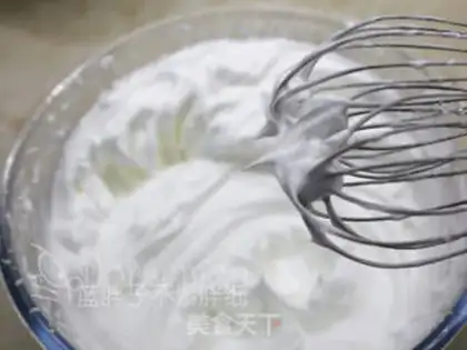 Make Cherry yogurt cake step 3