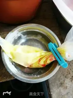 Make Little yolk cookies step 7