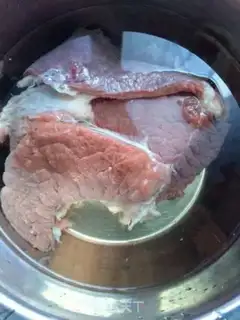 Make Tomato beef pasta step 0