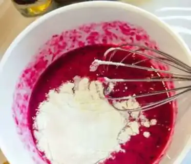 Make Flamingo eggcake step 1