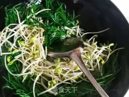 Make Soccer bean sprouts step 4
