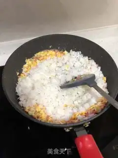 Make Gold egg fried rice step 5