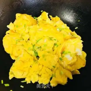 Make cucumber fried eggs step 2