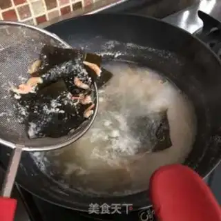 Make Korean ham pickles soup step 6