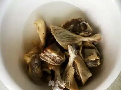 Make Duck-leg soup step 0