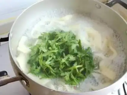 Make Oily pants and noodles step 9