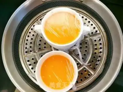 Make Carrot juice eggs step 8