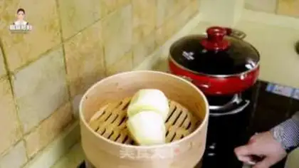Make Potato spinal soup step 1