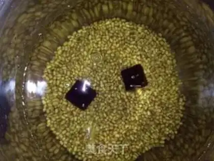 Make Red sugar green bean sand step 1