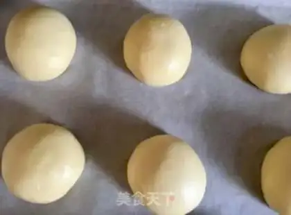 Make Red milkshake bread step 4