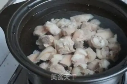 Make Peanut pig hoof soup step 3
