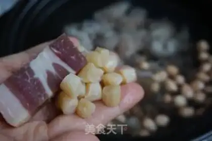 Make Peanut pig hoof soup step 5
