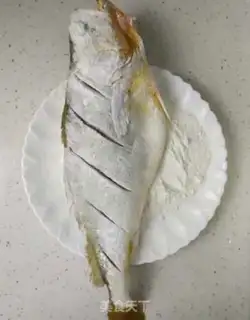 Make Red saloon yellowfish step 1