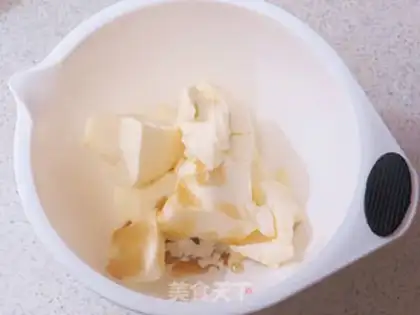 Make Count almond cheese roll step 0