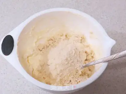 Make Count almond cheese roll step 1
